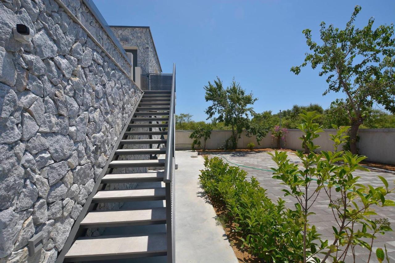 Flamingo - 4 Bedrooms - Private Pool - Next To Renowned Issos & Korission Linia