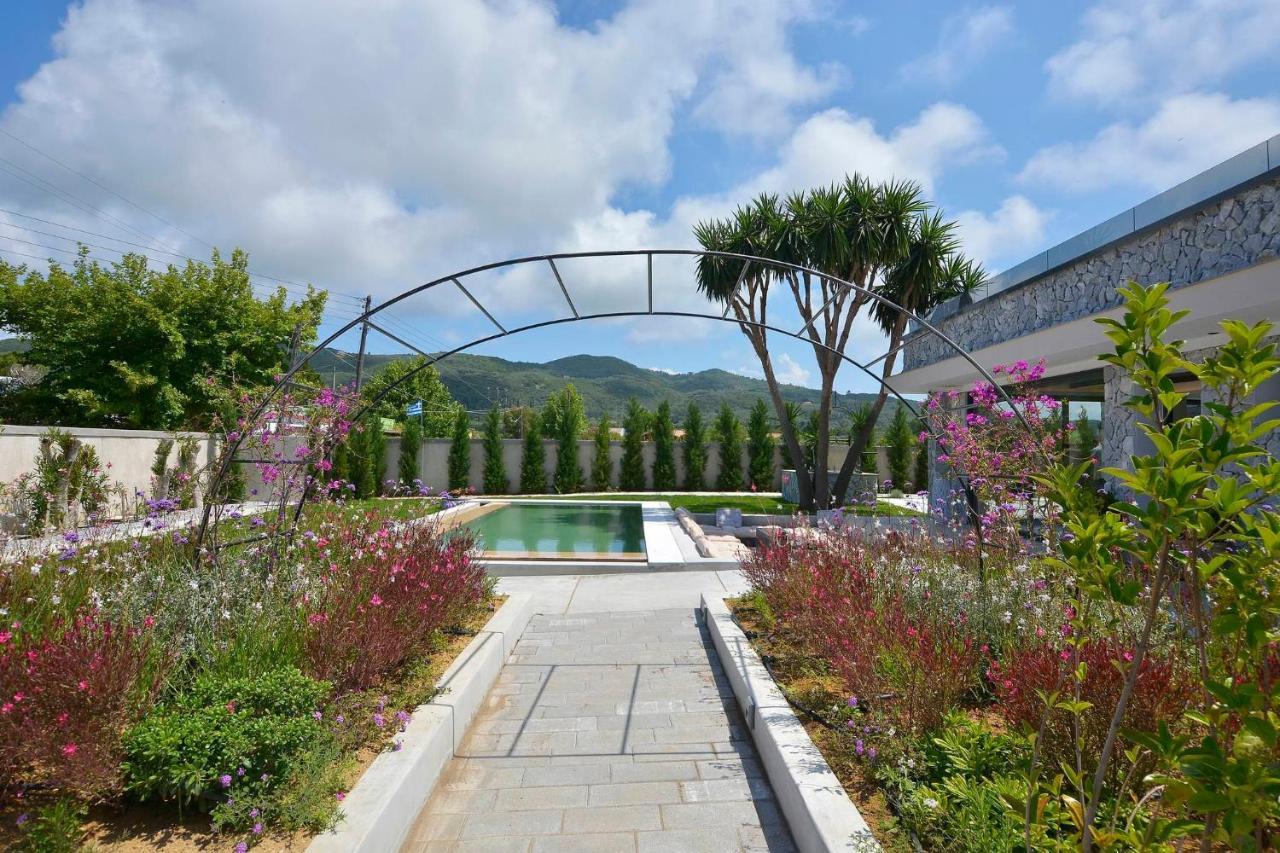 Flamingo - 4 Bedrooms - Private Pool - Next To Renowned Issos & Korission Villa Linia